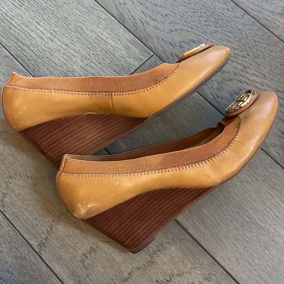 Tory Burch Caroline Wedge Size 6.5 - Picture 2 of 7